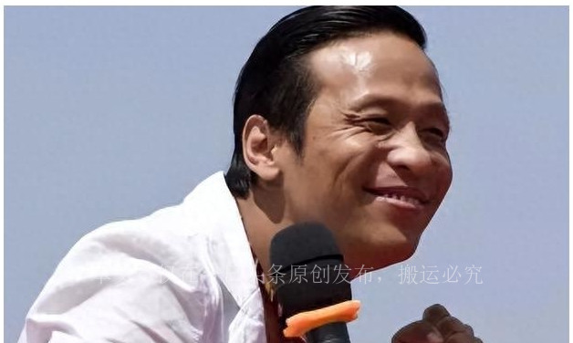 成名后抛弃妻子二婚至今未育,成名之后抛弃妻子女儿