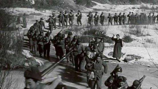 10万志愿军被包围，彭德怀心急如焚，毛主席一封电报直接转危为安