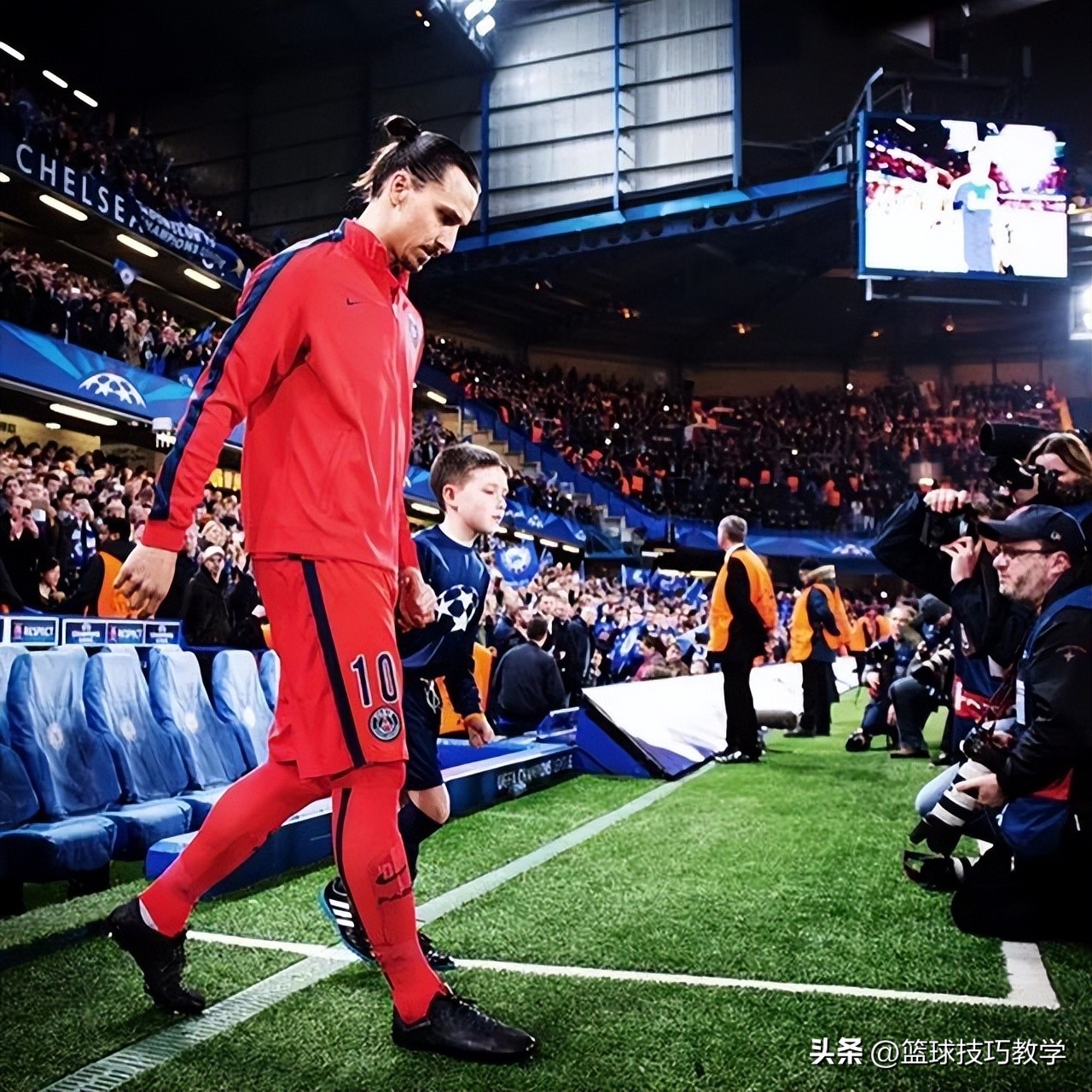 超巨退役现场,足坛超巨退役现场