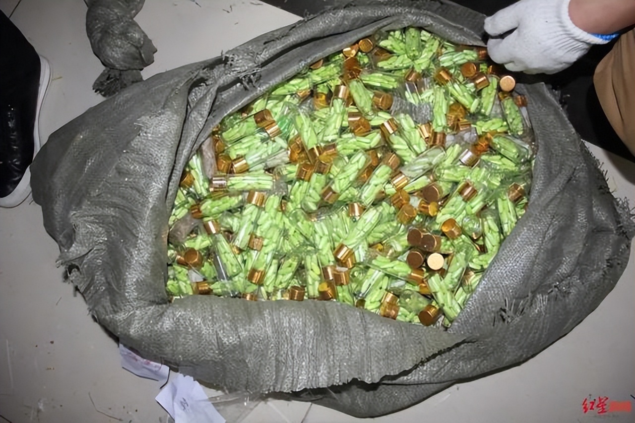 诈骗团伙靠卖保健品1个月骗4000万,诈骗团伙网上推销药