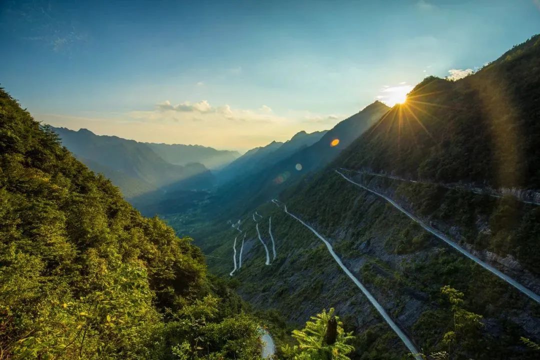 湖北恩施夏季热吗,湖北恩施人间仙境图片