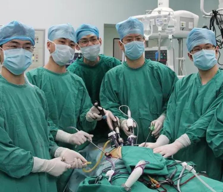 央视曝光市场“夺命毒衣服”，致癌物超标20多倍！可别再乱买了