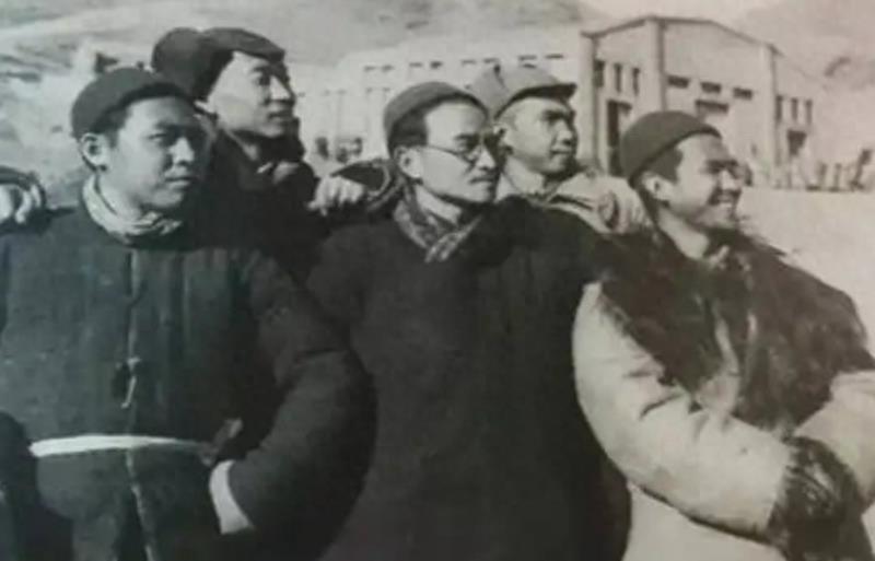 他曾参加八路军，1950年被*荣臻聂**下令枪决，1986年恢复名誉
