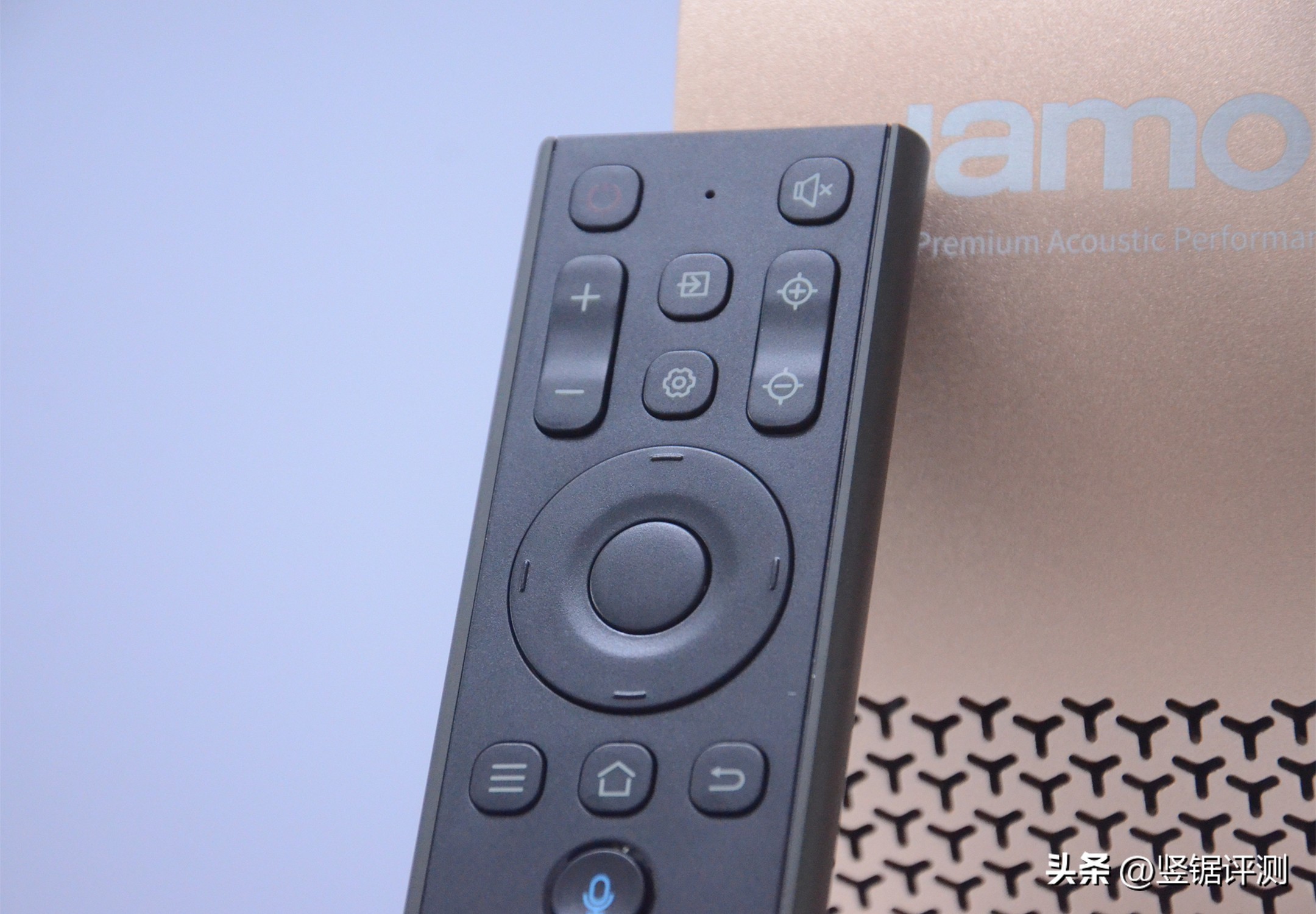 能将空墙变成“百英寸电视”？慧示全能投PLUSH3超短焦投影仪评测