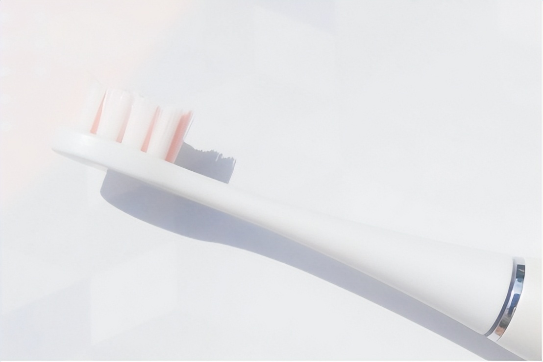 儿童电动牙刷对孩子牙齿有伤害么,牙齿容易出血可以用电动牙刷吗