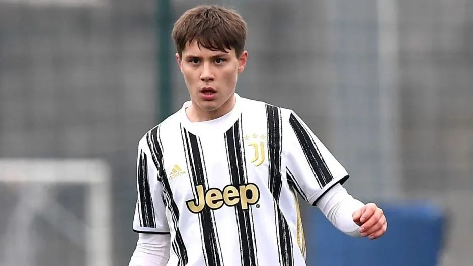 尤文作客塞维利亚,尤文图斯对阵那不勒斯的比赛