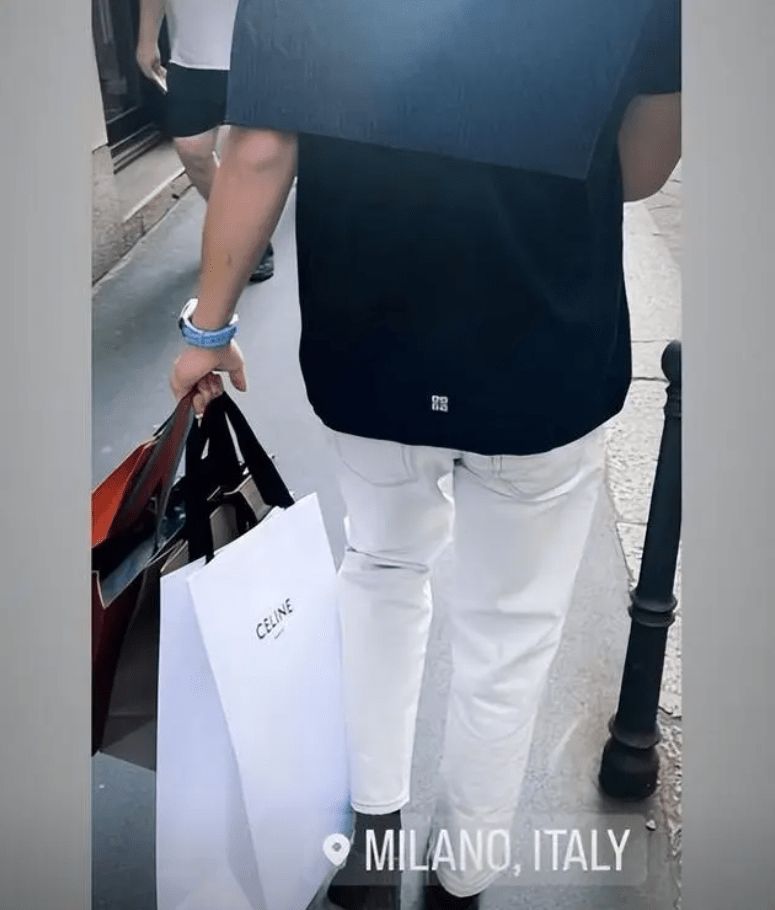 李亚鹏李嫣奢侈品,李嫣的奢侈生活曝光