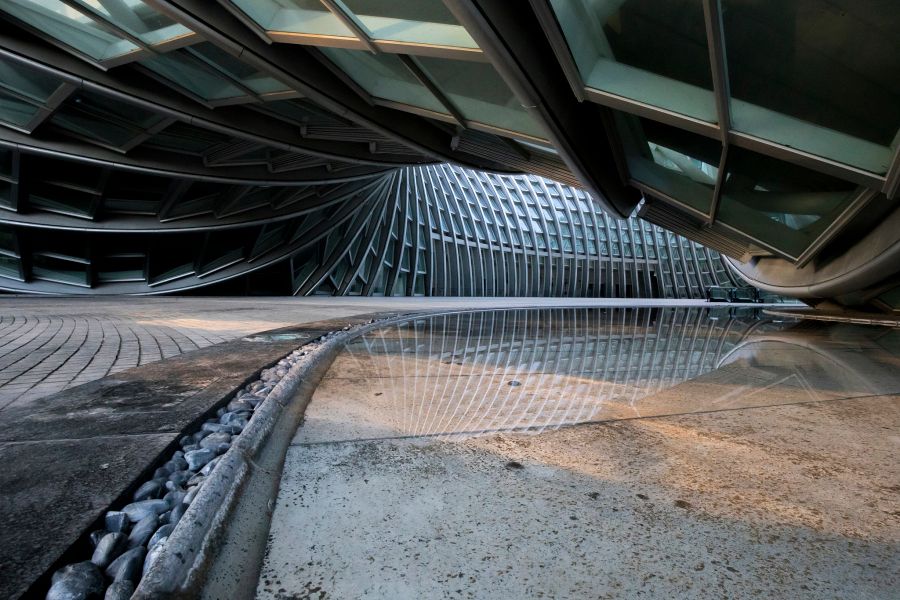 凤凰传媒股票分析：机遇与挑战并存