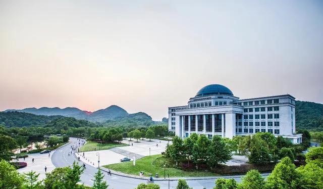 浙江电子科技大学是双一流吗,研本比排名