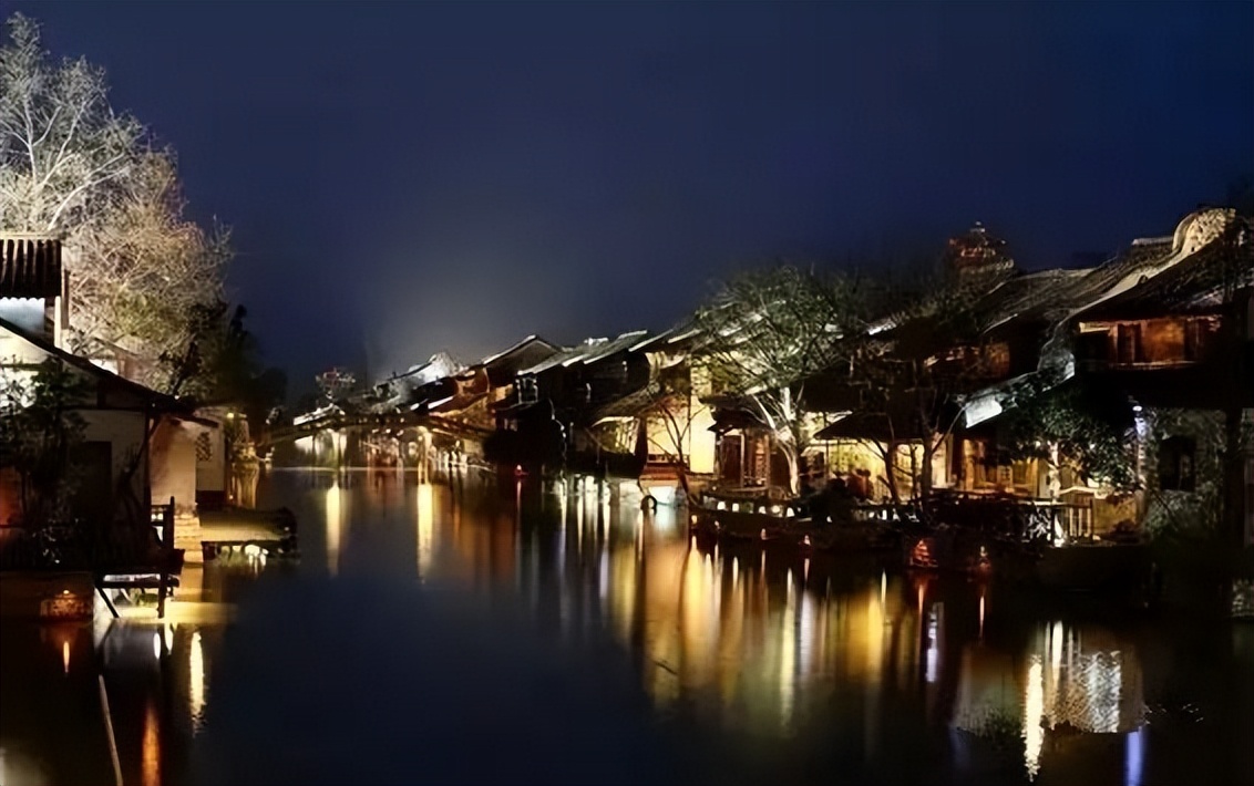 世界上最著名的十大古镇,云南著名古镇景点排名