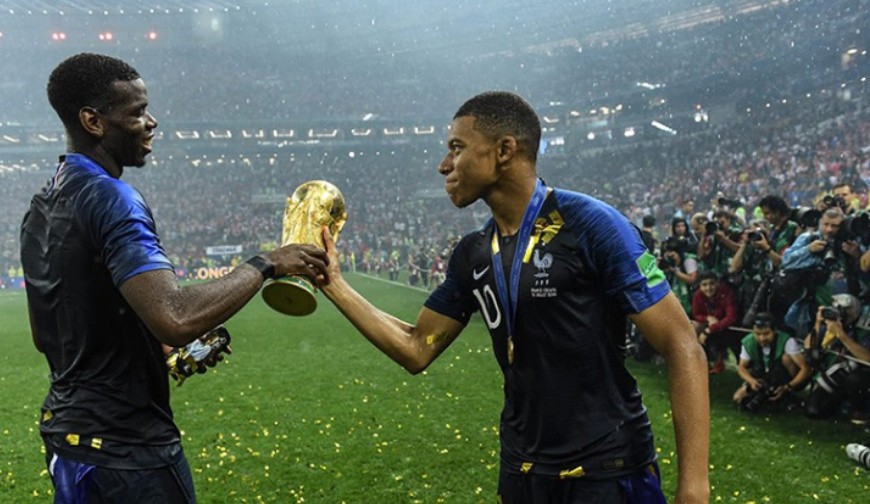 一代球王姆巴佩,一代球王陨落法国阿根廷