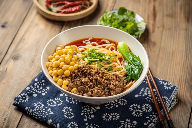 目前十大最火爆的小吃,深受喜爱的热门小吃有哪些