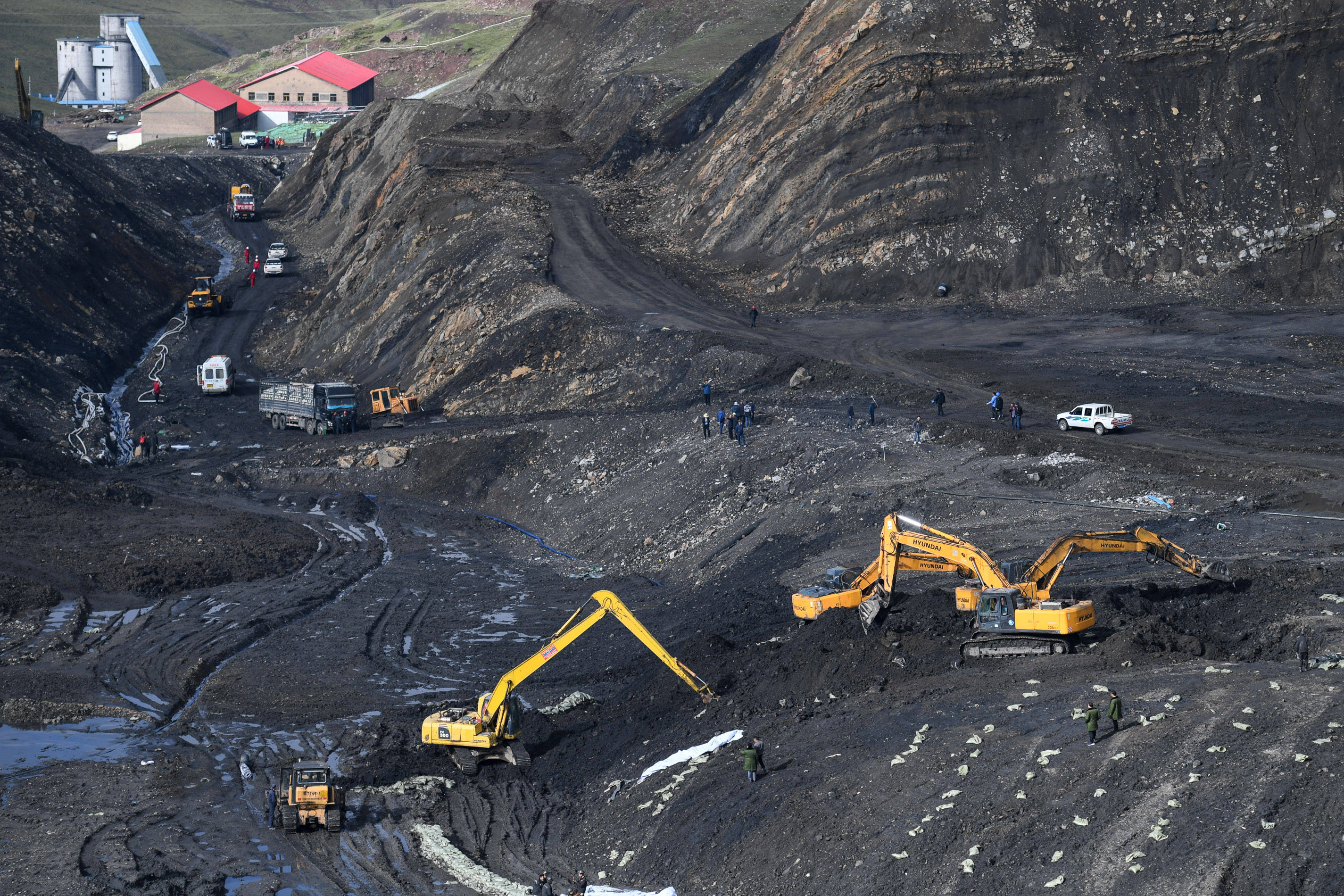 19年,宁夏小伙成非洲首位“双酋长”,网友:听说你能娶10个老婆