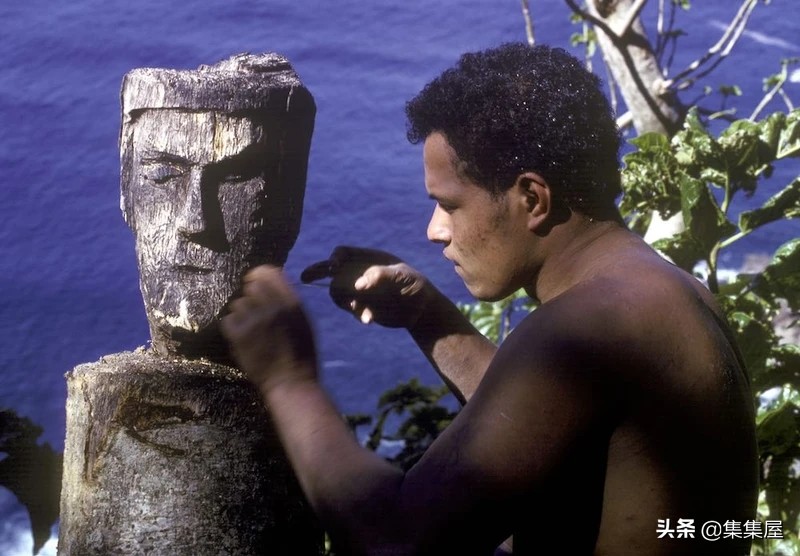 六个男孩被困荒岛,6个男孩在一座荒岛上生存了15个月