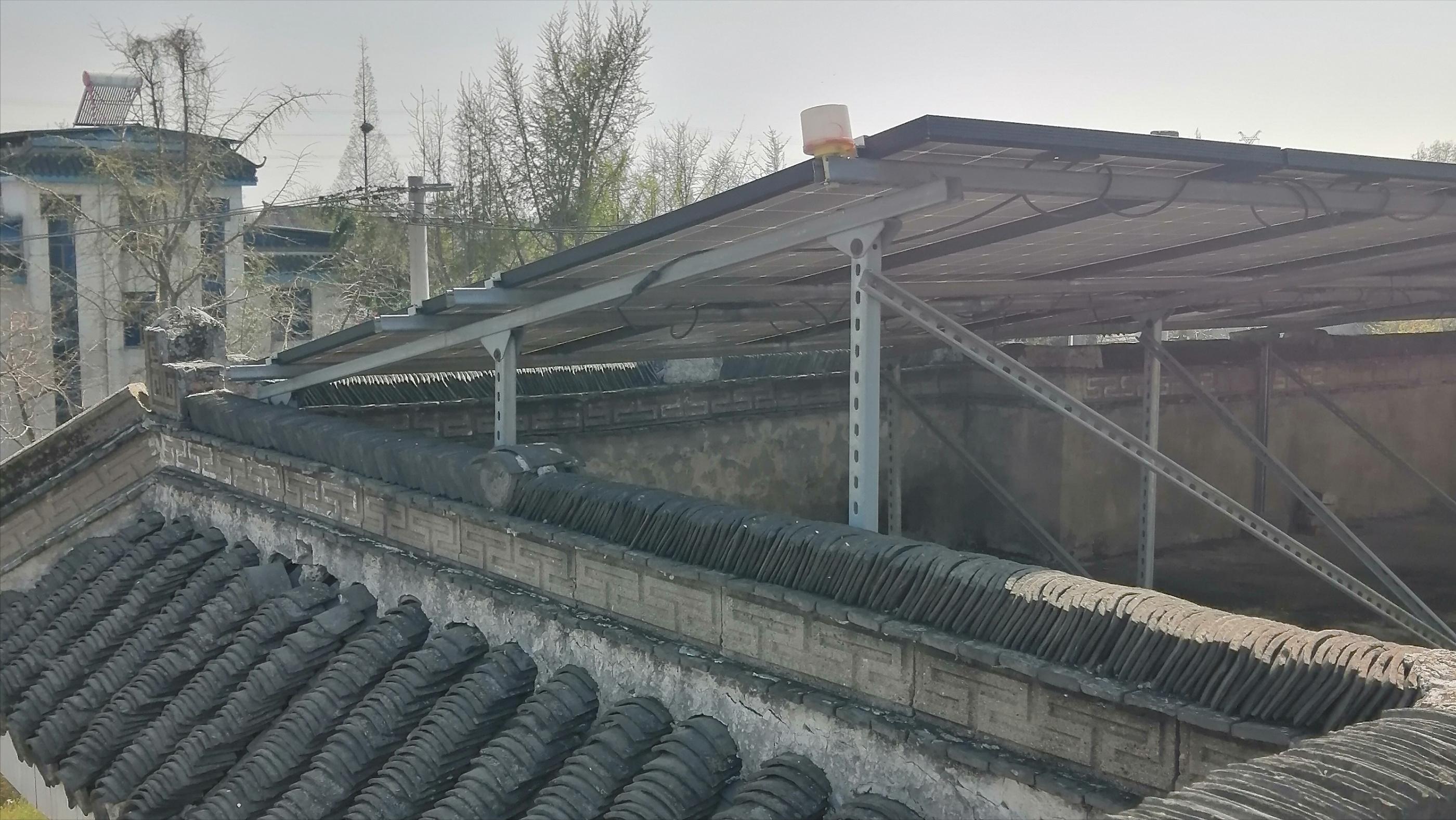 农村屋顶装光伏发电都是骗人的吗,农村免费屋顶安装光伏发电的利弊