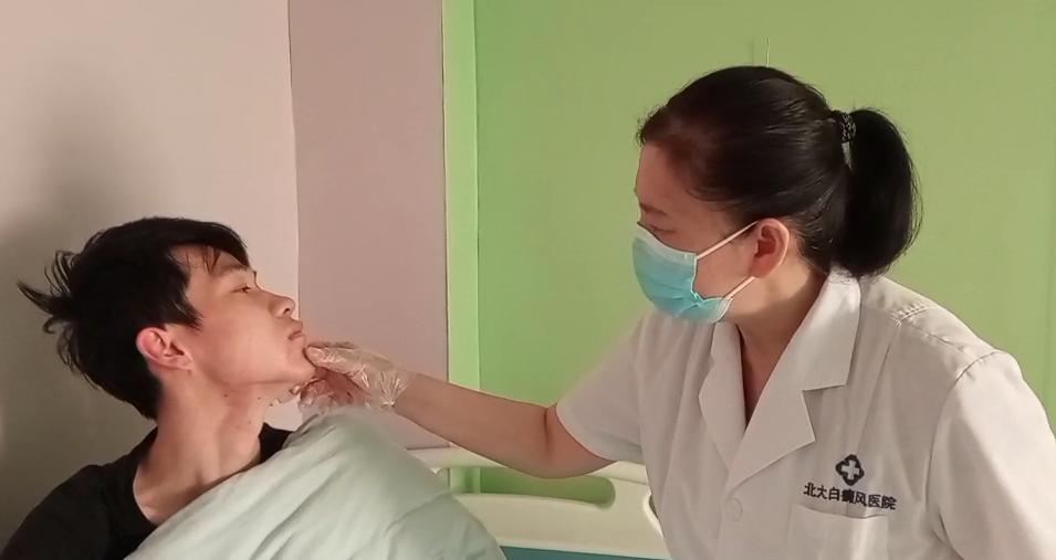 白癜风有不发展和自行恢复的吗,怎么可以控制白癜风发展