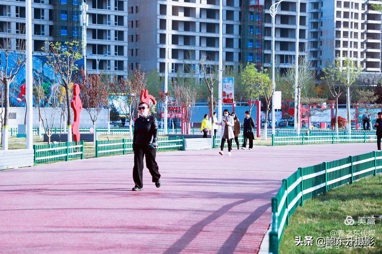 清晨的公园静态美和动态美,运城体育公园夜间灯光