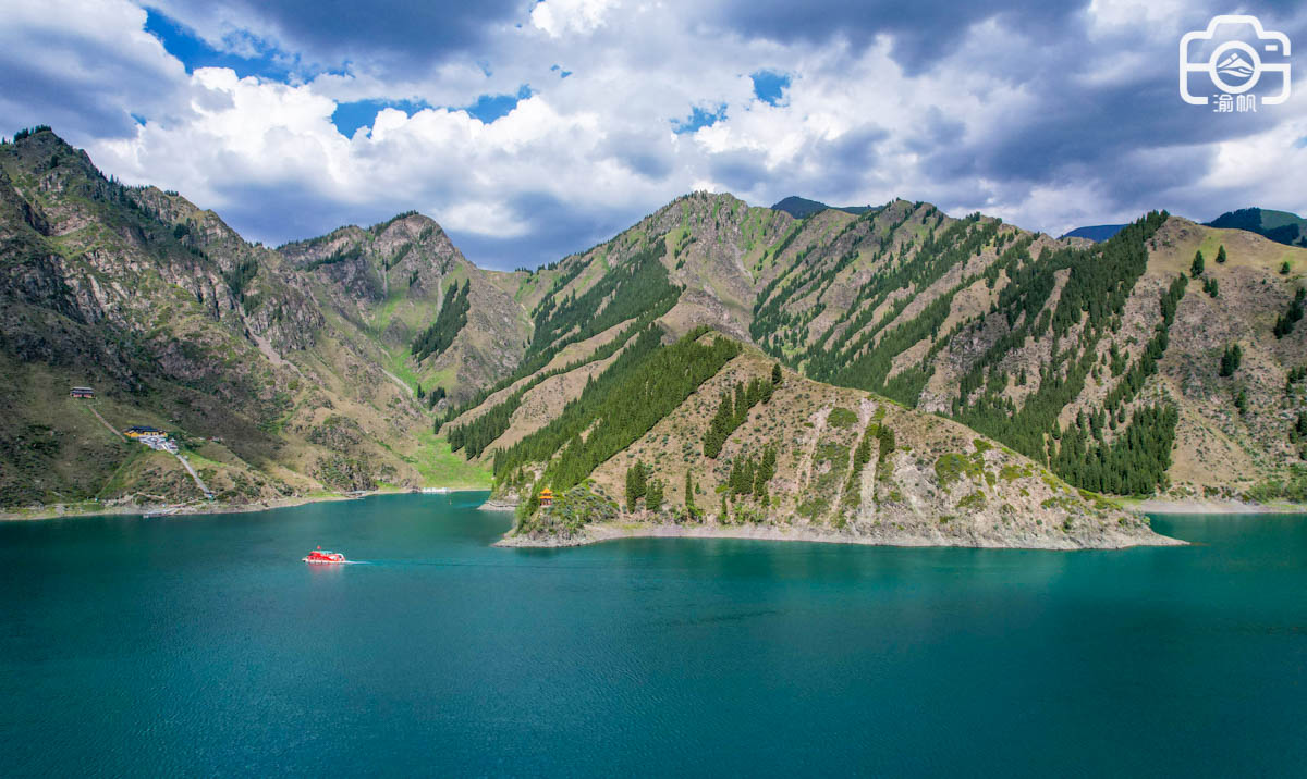 天山天池风景区里西王母瑶池,天山博格达峰下的天池介绍