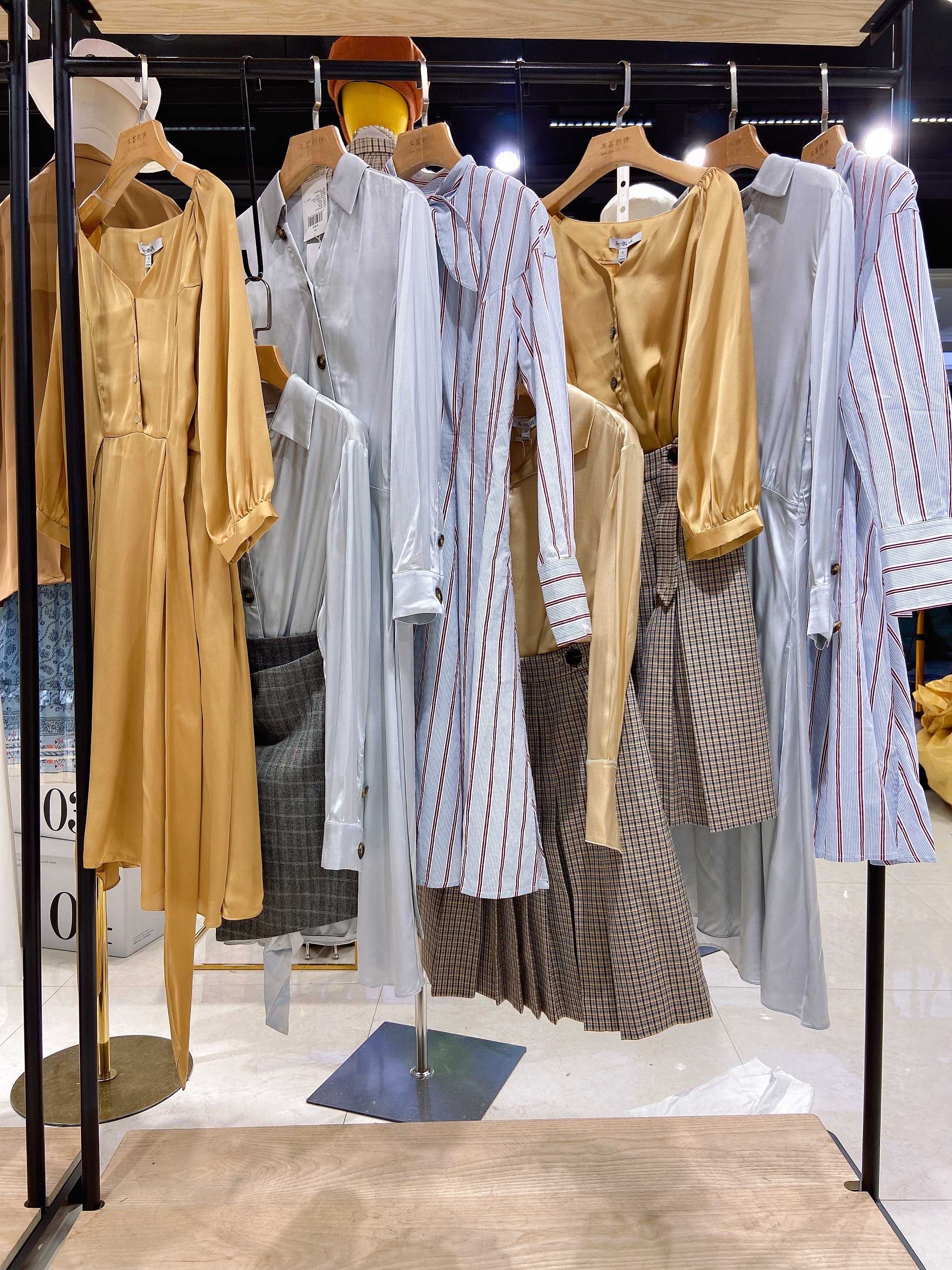 琨丝薇尔女装官方旗舰店,琨丝薇尔女装批发