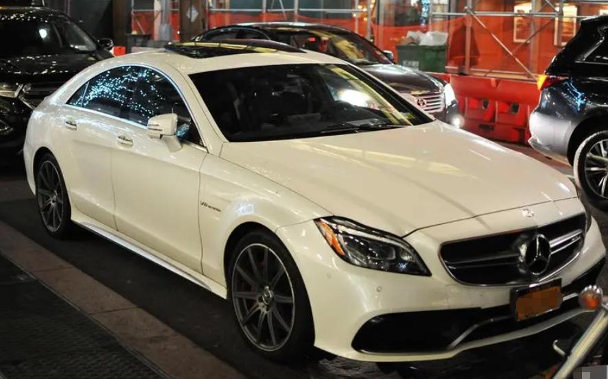 一辆大奔值多少钱,大奔车头上的标志多少钱