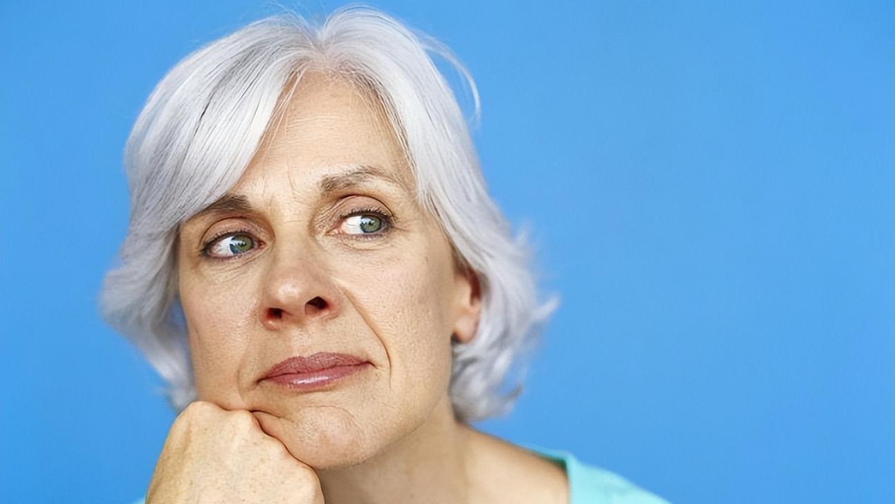 白头发越长越多是缺了两种营养,白头发增多是缺少什么营养素吗