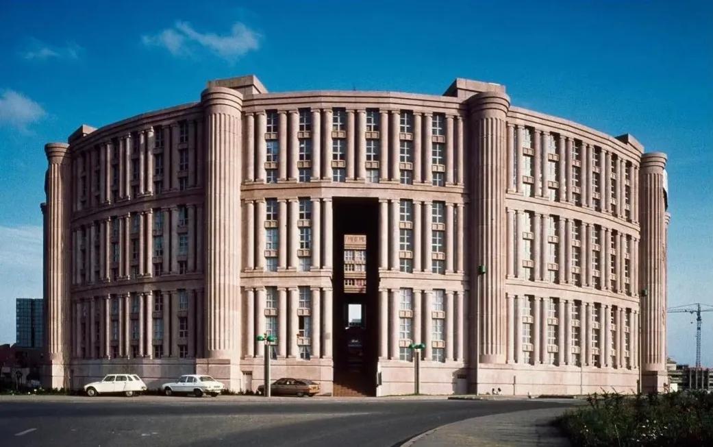 西班牙鬼才建筑师的梦幻世界,西班牙鬼才