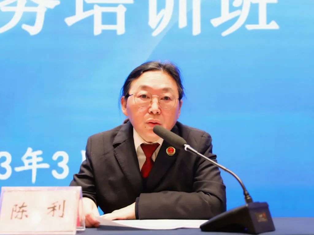 如何从新发展理念引领高质量发展,如何树立创新思维引领产业升级