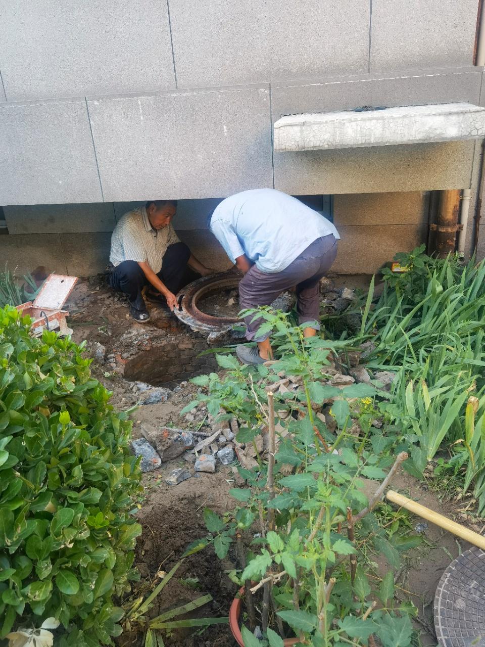 天有一双手——记军休干部吴建德义务为民服务11年