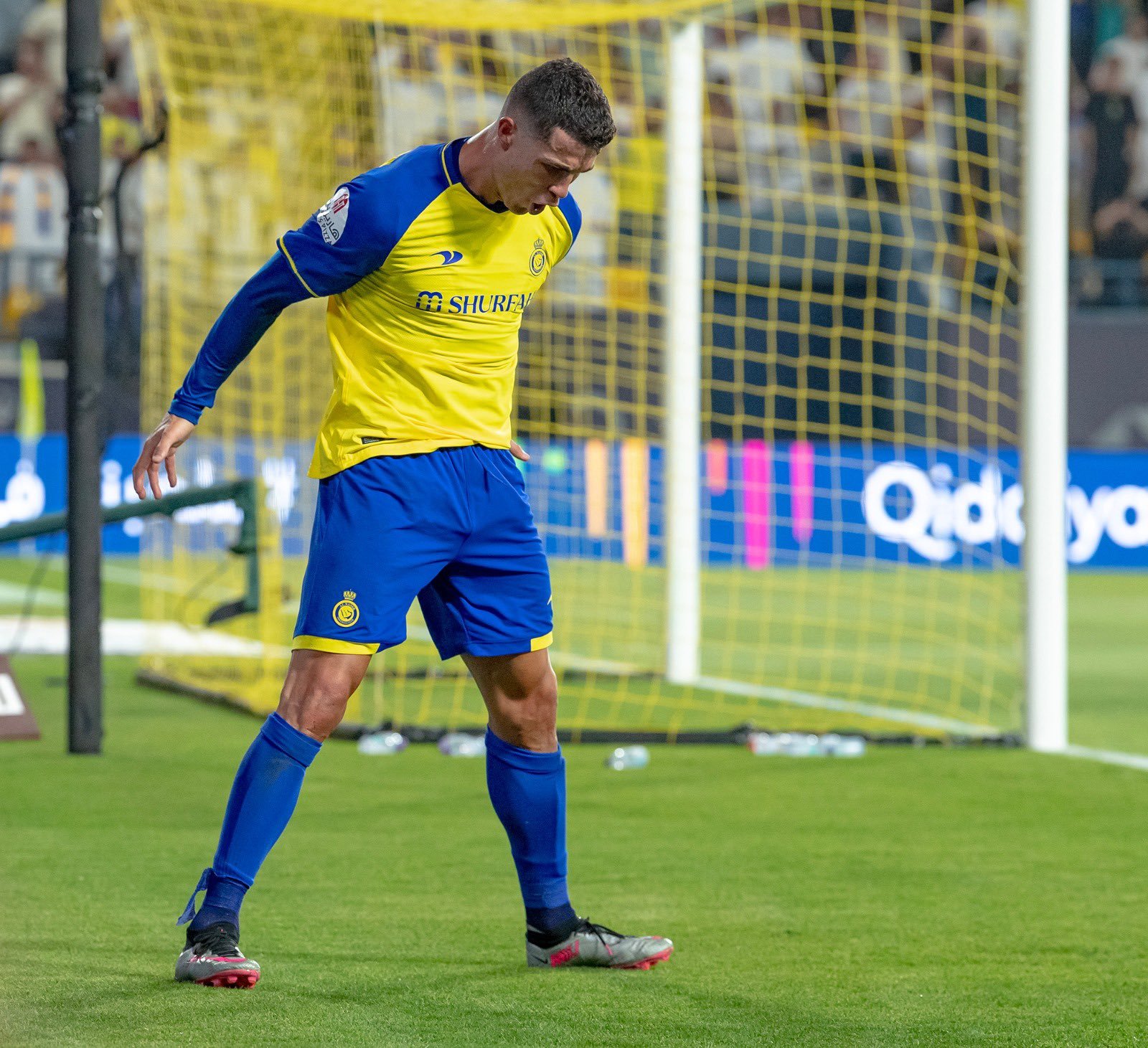 梅西对c罗进入沙特表达看法,C罗或遭沙特联赛处罚