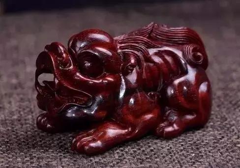 佛手雕件的寓意和象征,翡翠常见的雕件及寓意