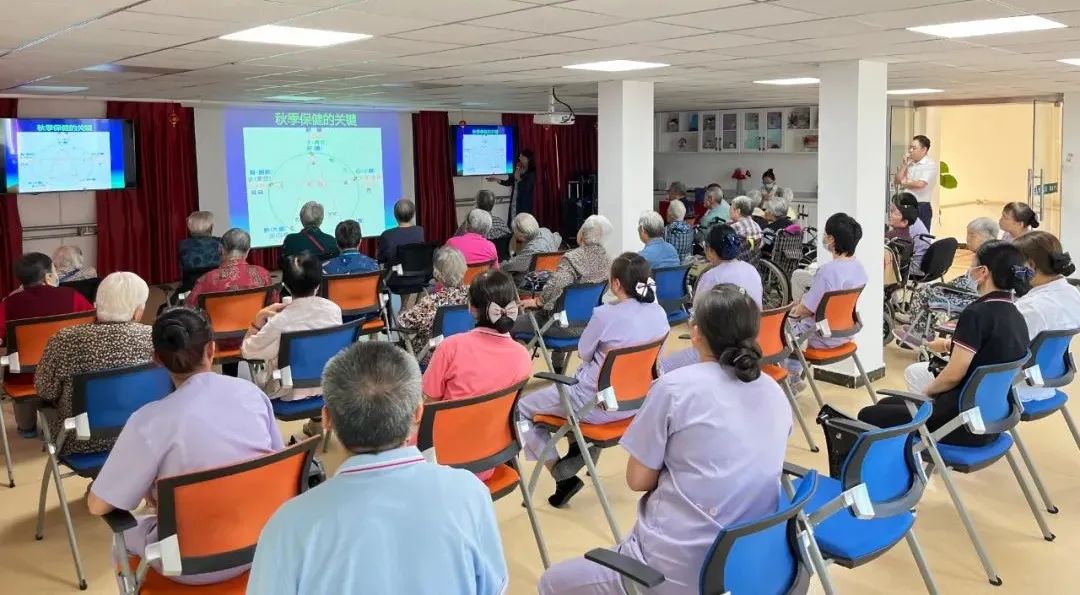 喜迎二十大健康向未来主题义诊,喜迎二十大奋进新征程主题汇演