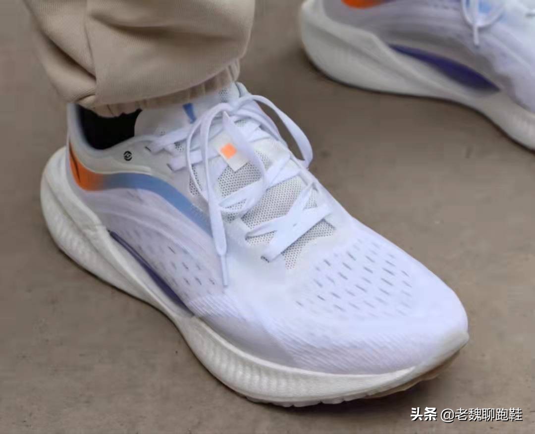 性价比阿迪达斯跑鞋推荐,阿迪达斯跑鞋adizeroadiospro