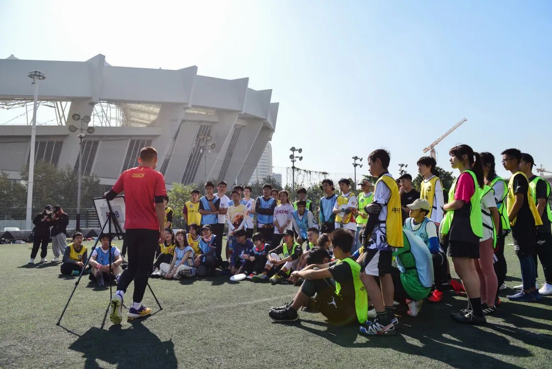 飞盘的“炙热”，热过申城的艳阳