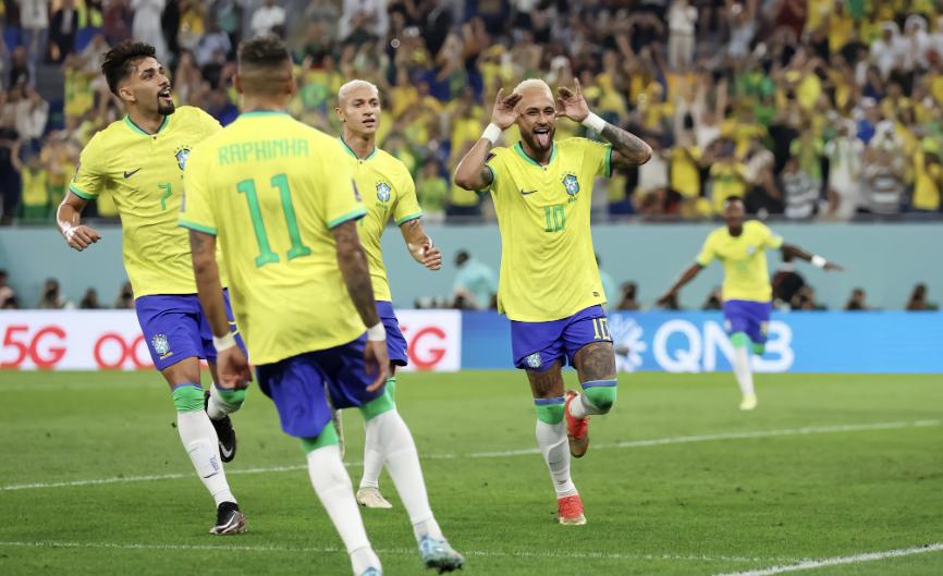 孙兴慜被打视频,孙兴慜三球被吹热刺1-2不敌维拉