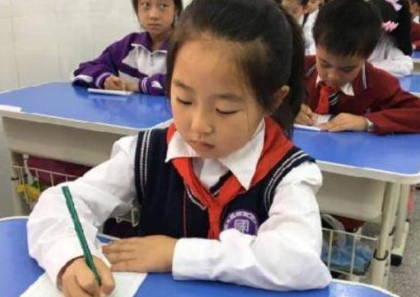 小学生女生取外号,孩子被小朋友起外号家长正确做法