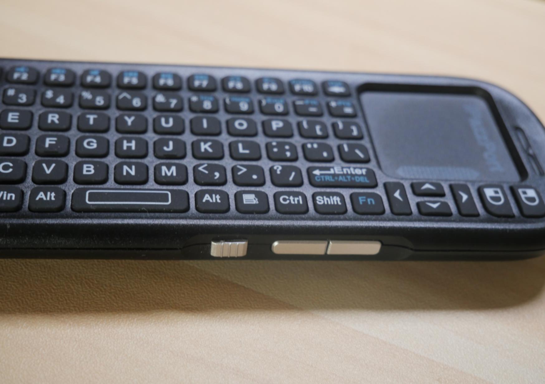 再也不怕投屏被限。零刻EQ12全能小主机直连电视，4K资源轻松看。