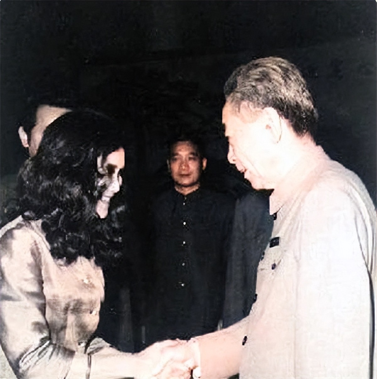 中泰建交历史,中泰建交时泰国送给我们什么国宝