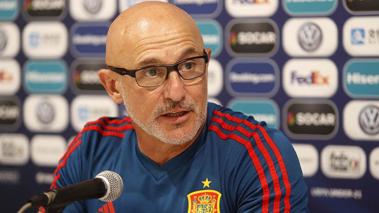 上任次战航母开翻，没人认识的西班牙新帅是来扛雷的？