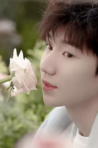 王源图片手机壁纸手控,王源壁纸女生专用高清