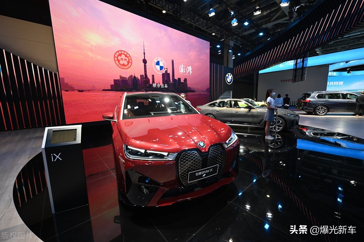 宝马I4新款多少钱,新款宝马i4上市售价42.99万元