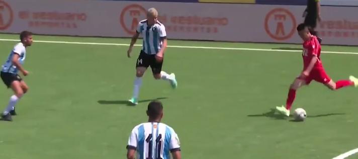 中国男足2分钟闪电破门炸裂时刻,中国男足6—2大胜阿联酋