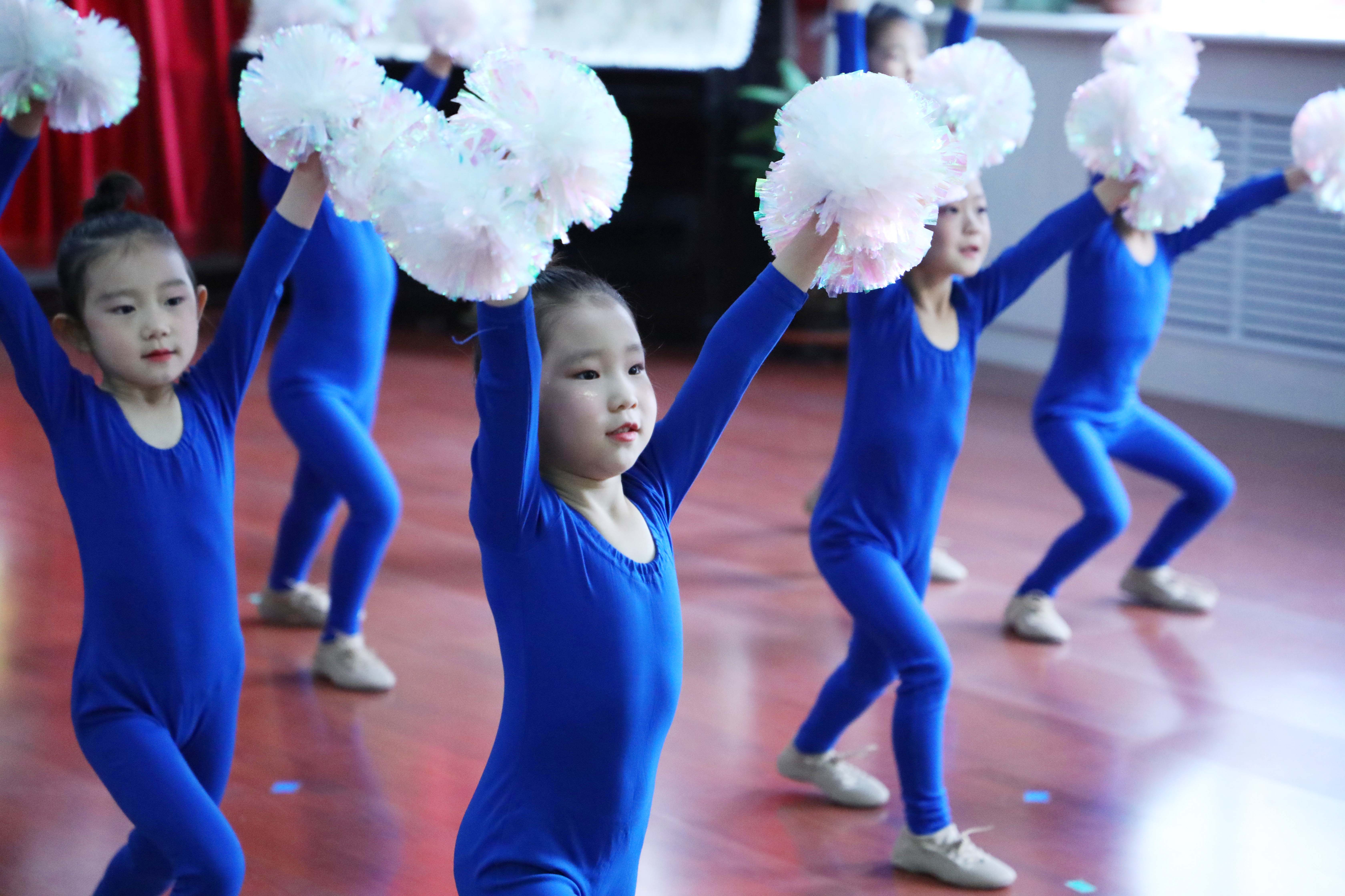 啦啦操简单嗨爆,啦啦操超燃开场