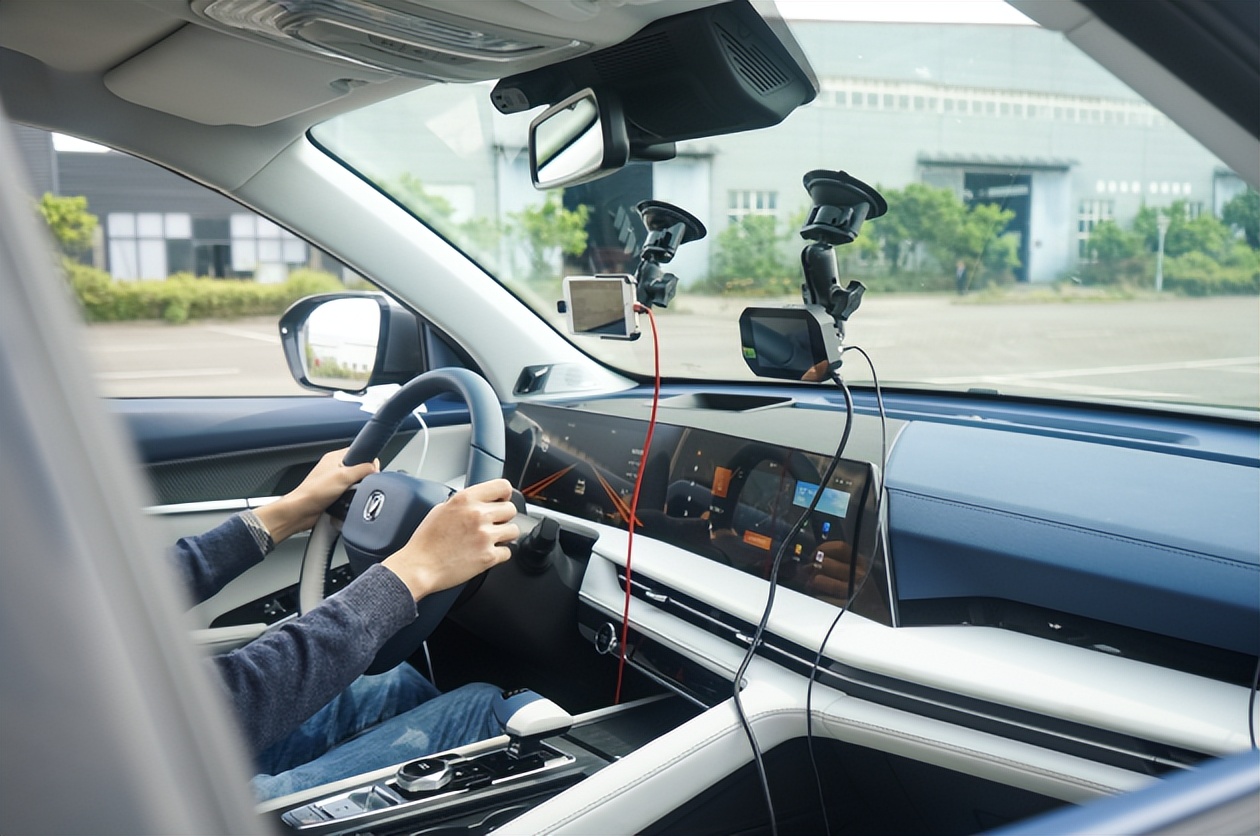 2.0第一代长安cs75值得入手吗,第二代长安cs75测试