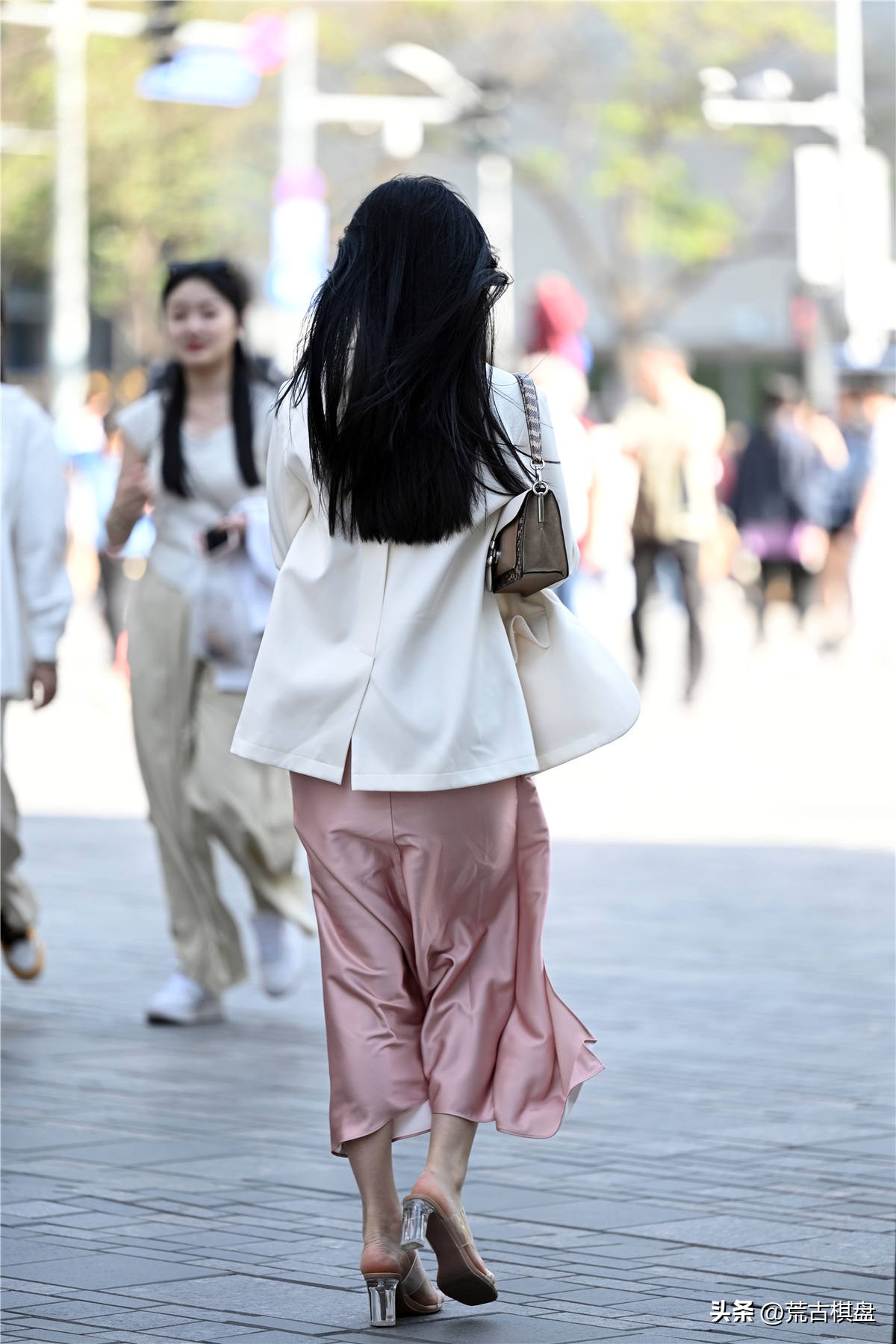 透明水晶跟粗跟凉鞋女一字带,春款凉鞋穿搭细跟