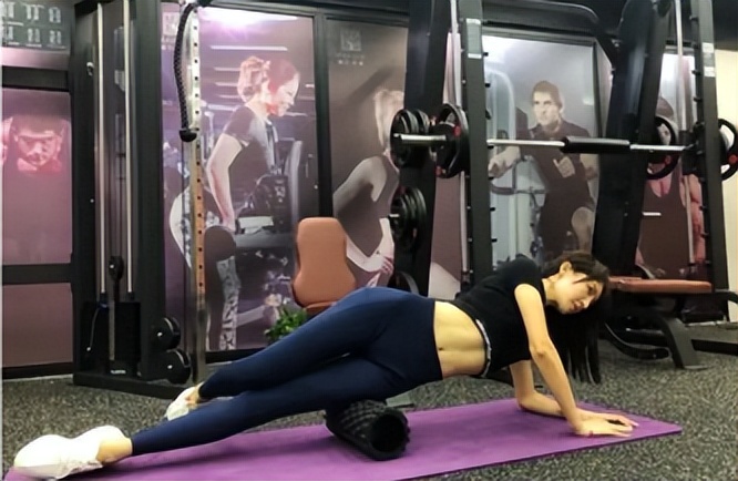 金晨被沈腾调侃,金晨穿衣吓坏沈腾