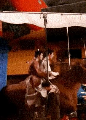 剧组为了省钱请大学生当群演,剧组节约成本演员不够跑龙套