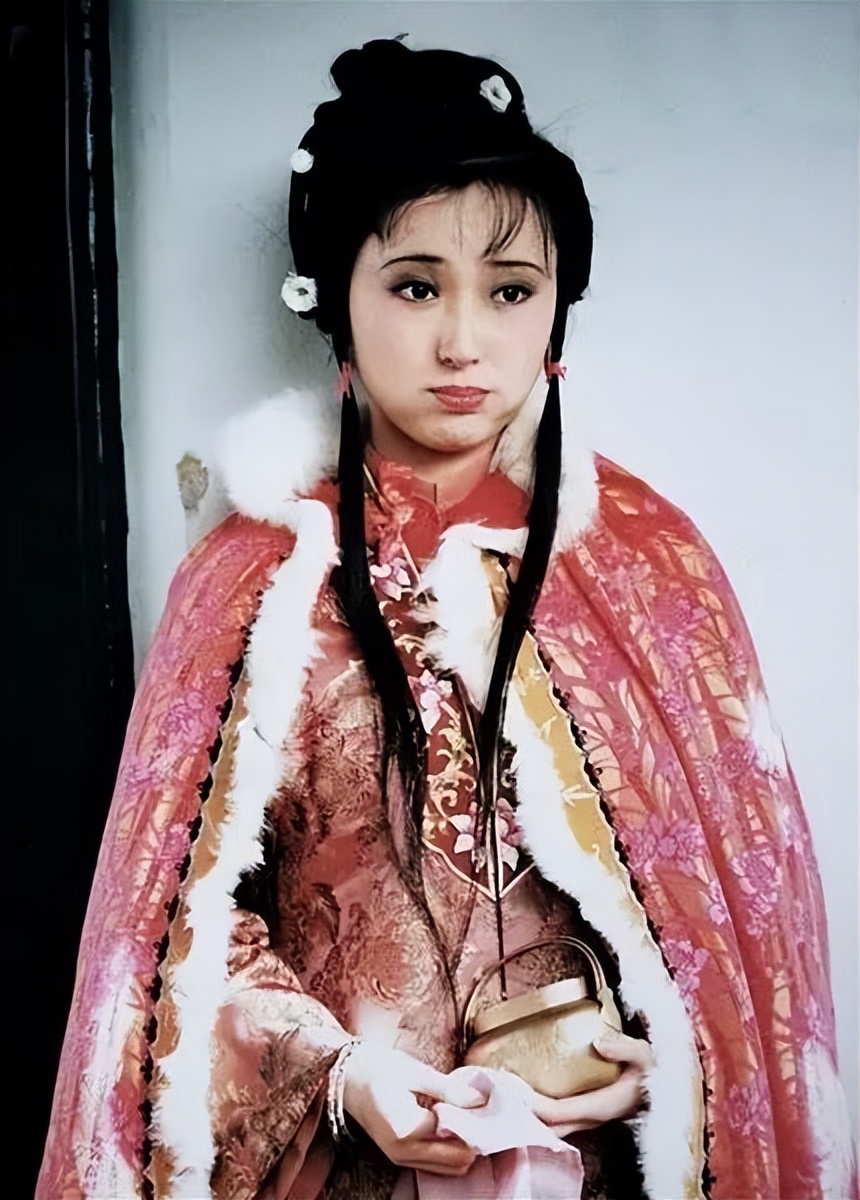 比高领毛衣取暖花样多，马克龙更应引入红楼梦、琅琊榜等古装剧