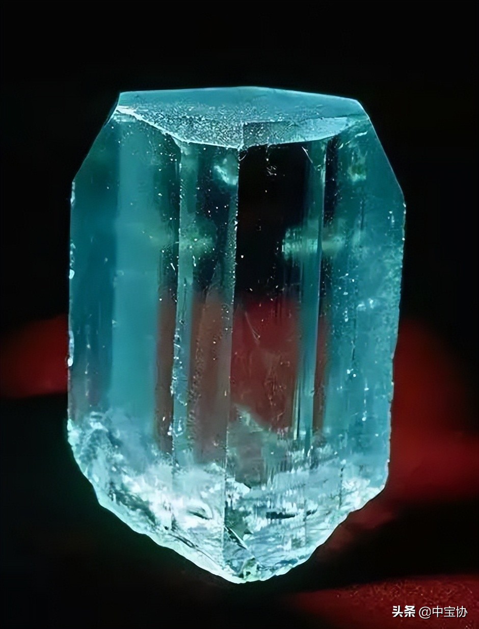 高雅的典范，海水之精华——海蓝宝石