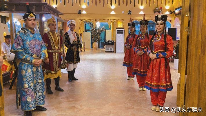 @合肥市民，听说有人给你搬来了一座*疆新**