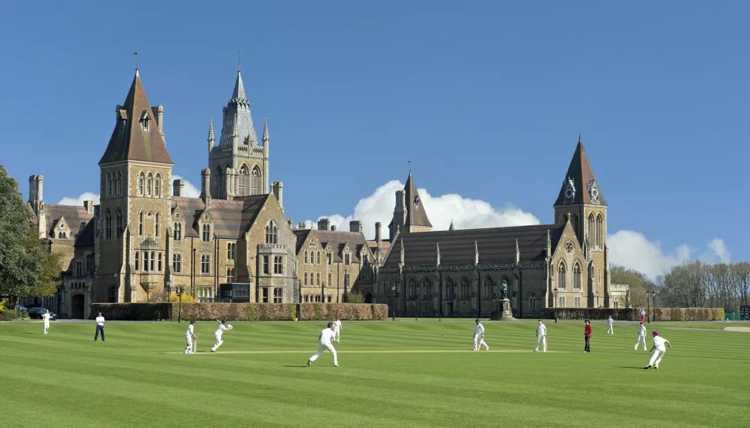 英国王室怎样住进白金汉宫,英国哈罗国际入学条件